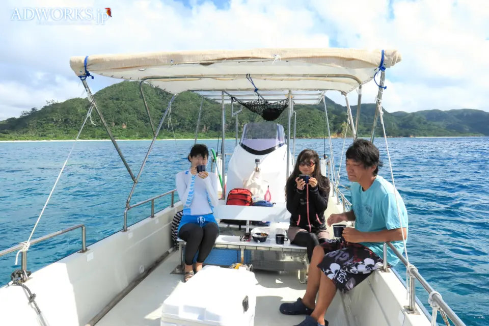 イダの浜沖でコーヒータイム